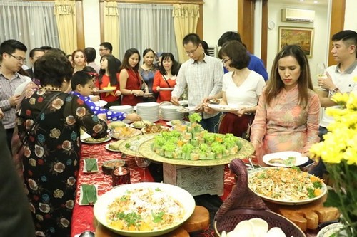 Cộng đồng người Việt Nam tại Indonesia đón xuân Mậu Tuất đầm ấm, an vui - ảnh 2