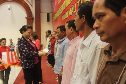  Chủ tịch Quốc hội Nguyễn Thị Kim Ngân thăm, tặng quà và chúc Tết tại tỉnh Tiền Giang  - ảnh 1