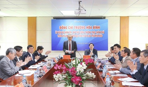  Phó Thủ tướng Thường trực Chính phủ Trương Hòa Bình làm việc với Cục Văn thư và Lưu trữ Nhà nước - ảnh 1