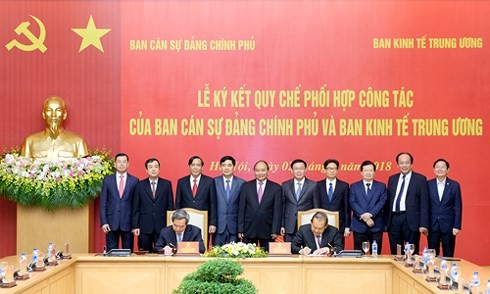 Ban Cán sự Đảng Chính phủ và Ban Kinh tế Trung ương ký Quy chế phối hợp công tác  - ảnh 2