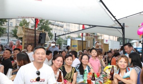 Công ty Asia Sky Tours của người Việt tham dự Liên hoan Bia quốc tế lần thứ 22 tại Berlin - ảnh 1
