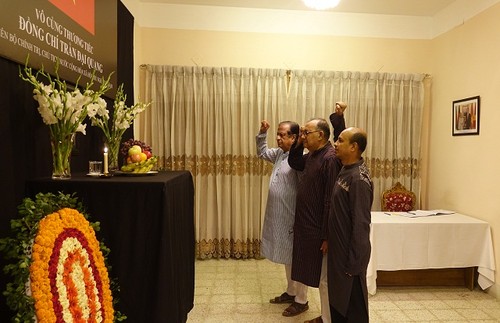 Đại sứ quán Việt Nam tại Bangladesh tổ chức Lễ viếng và mở Sổ tang Chủ tịch nước Trần Đại Quang - ảnh 4