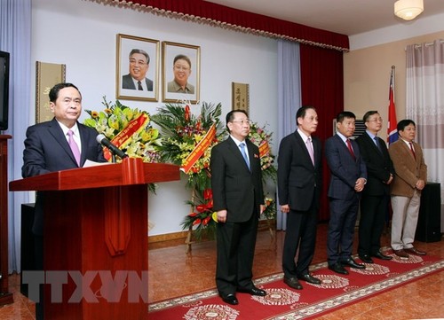 Chiêu đãi kỷ niệm 60 năm ngày Chủ tịch CHDCND Triều Tiên Kim Nhật Thành thăm Việt Nam - ảnh 1