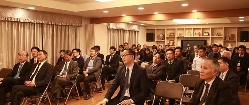 Phó Thủ tướng Trịnh Đình Dũng gặp gỡ các nhà khoa học trẻ Việt Nam tại Hàn Quốc - ảnh 2