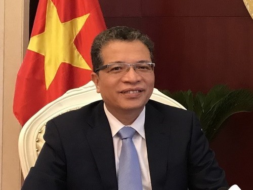 Đại sứ Việt Nam tại Trung Quốc gặp gỡ truyền thông sở tại - ảnh 1