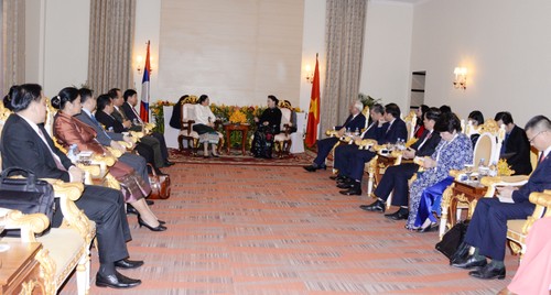 Chủ tịch Quốc hội hội kiến Chủ tịch Quốc hội CHDCND Lào - ảnh 2