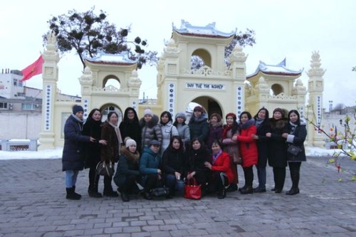 Phật tử người Việt tại Ucraina dự lễ cầu bình an tại chùa Trúc Lâm Kharkov - ảnh 4
