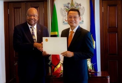 Đại sứ Việt Nam tại Cuba kiêm nhiệm Liên bang Saint Kitts và Nevis Nguyễn Trung Thành trình Quốc thư - ảnh 1