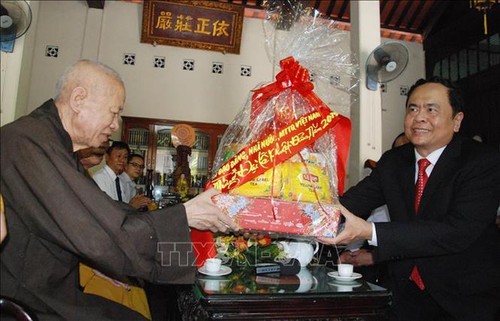 Chủ tịch Ủy ban Trung ương Mặt trận Tổ quốc Việt Nam chúc mừng lễ Phật đản tại tỉnh Quảng Trị - ảnh 1