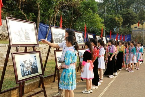 Kỷ niệm 60 năm Chủ tịch Hồ Chí Minh về thăm Tây Bắc - ảnh 2