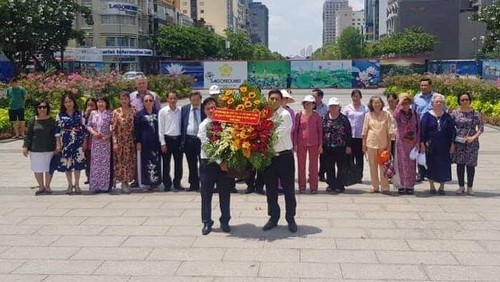 Doanh nhân, trí thức kiều bào thành phố Hồ Chí Minh tưởng nhớ Hồ Chủ tịch - ảnh 4