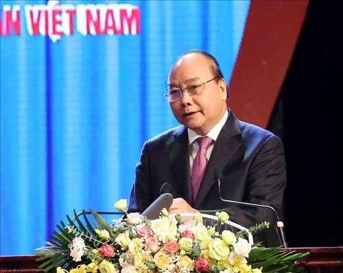 Thủ tướng Nguyễn Xuân Phúc: Tiếp tục đổi mới mạnh mẽ nội dung và phương thức hoạt động công đoàn - ảnh 1