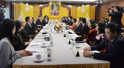Chủ tịch Quốc hội Nguyễn Thị Kim Ngân hội  đàm với Chủ tịch Hạ viện, Chủ tịch Quốc hội Thái Lan - ảnh 1