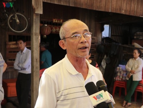 Cứu trợ đồng bào Việt kiều bị ảnh hưởng do lũ lụt tại Campuchia - ảnh 2