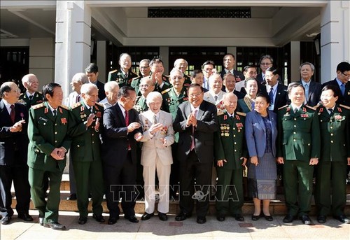 Thư chúc mừng nhân 70 năm Ngày Truyền thống Quân tình nguyện và chuyên gia Việt Nam tại Lào - ảnh 1