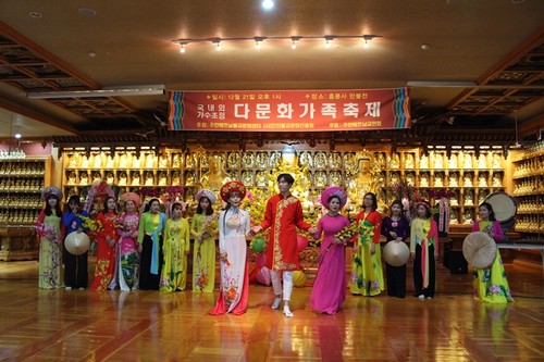  Tết sớm cho cộng đồng Phật tử Việt Nam tại Hàn Quốc  - ảnh 15