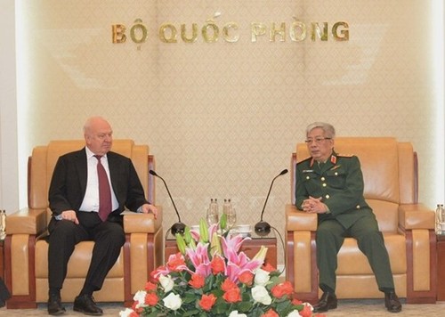 Thứ trưởng Bộ Quốc phòng tiếp Đại sứ Liên bang Nga tại Việt Nam - ảnh 1
