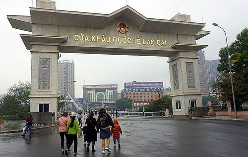 Lào Cai tạm ngừng xuất, nhập cảnh khách du lịch qua cửa khẩu Quốc tế - ảnh 1