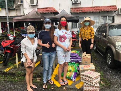 CLB phụ nữ Việt Nam tại Malaysia quyên góp giúp đỡ bà con kiều bào hoàn cảnh khó khăn - ảnh 3