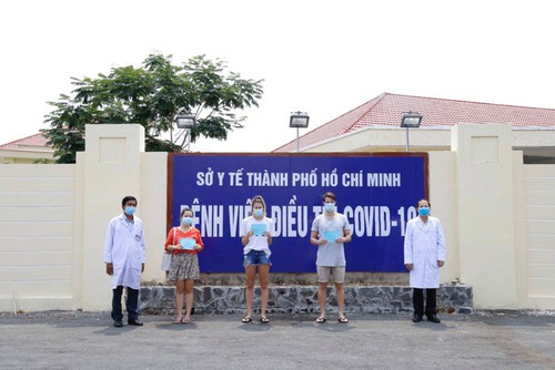 Thêm 4 bệnh nhân Covid-19 bình phục, lần đầu tiên số ca khỏi bệnh ở Việt Nam nhiều hơn số ca đang điều trị - ảnh 1