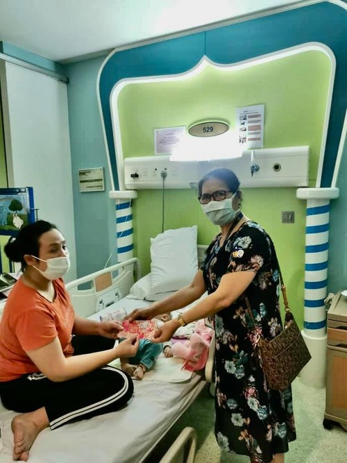 CLB phụ nữ Việt Nam tại Malaysia quyên góp giúp đỡ bà con kiều bào hoàn cảnh khó khăn - ảnh 6