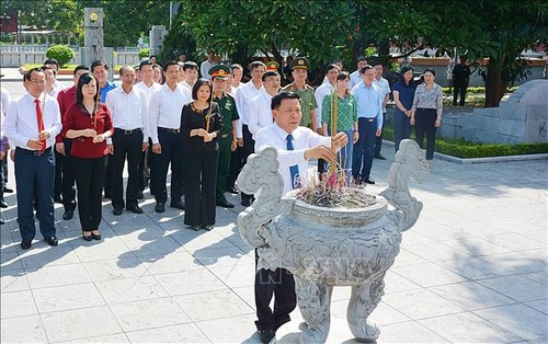 Dâng hương tưởng niệm 108 năm Ngày sinh Tổng Bí thư Nguyễn Văn Cừ - ảnh 1