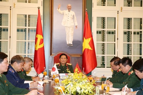 Điện đàm cấp Bộ trưởng Quốc phòng Việt Nam và Nhật Bản - ảnh 1