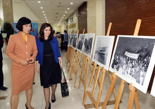 Khai mạc triển lãm ảnh “Việt Nam - Bulgaria: 70 năm Hữu nghị và Phát triển” - ảnh 2