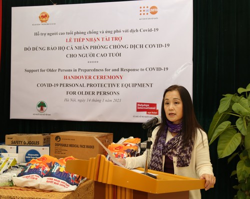 UNFPA tại Việt Nam cung cấp thiết bị bảo hộ cá nhân hỗ trợ người cao tuổi - ảnh 3