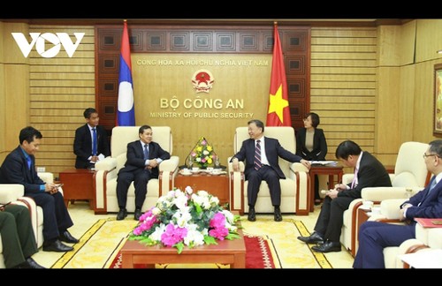 Bộ trưởng Bộ Công an Tô Lâm tiếp Đại sứ Vương quốc Anh tại Việt Nam - ảnh 1
