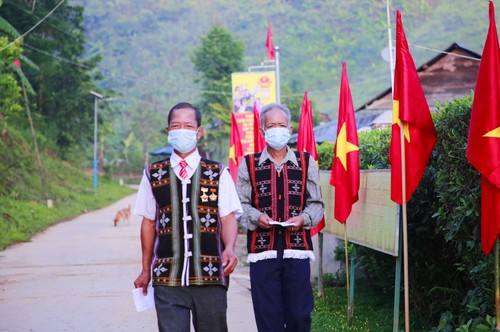 Cử tri vùng biên giới Quảng Nam và huyện đảo Trường Sa đi bầu cử sớm - ảnh 1