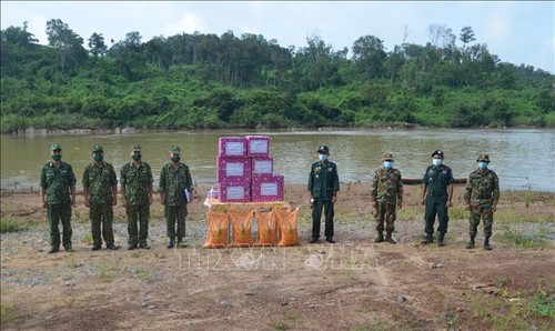 Lực lượng biên phòng Việt Nam và Campuchia tăng cường phối hợp trong phòng, chống dịch COVID-19 - ảnh 1