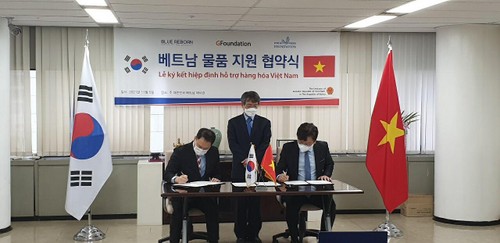Tiếp nhận hàng viện trợ từ Hàn Quốc và ký kết thỏa thuận hợp tác giữa hai Tổ chức từ thiện Hàn quốc và Việt Nam - ảnh 3