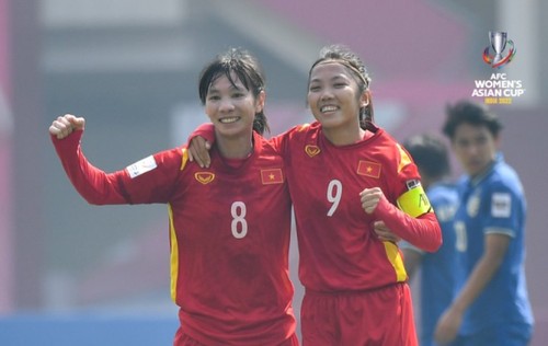 Chủ tịch nước Nguyễn Xuân Phúc biểu dương Đội tuyển bóng đá nữ Quốc gia - ảnh 1