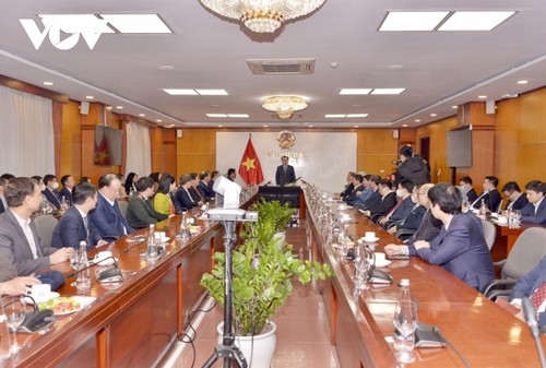 Chủ tịch Quốc hội Vương Đình Huệ đề nghị Bộ Công Thương triển khai sớm các chương trình theo nghị quyết của Quốc hội - ảnh 2