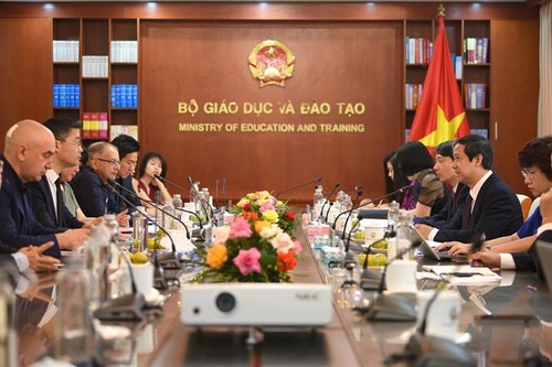 Tăng cường kết nối, thúc đẩy hợp tác giáo dục Việt Nam - Thụy Sĩ, Việt Nam - Đức - ảnh 1