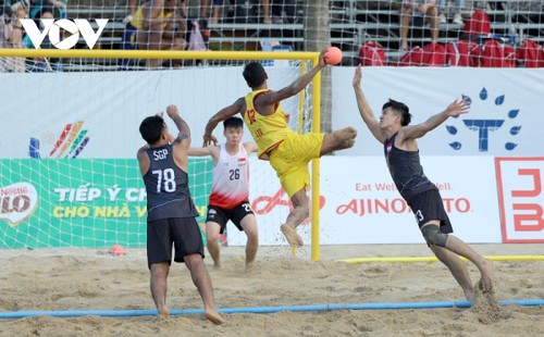Đội tuyển bóng ném bãi biển nam Việt Nam “mở hàng” bằng trận thắng giòn giã - ảnh 1