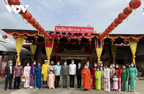 Gắn biển tên Việt cho những ngôi chùa lâu đời tại Thái Lan - ảnh 1