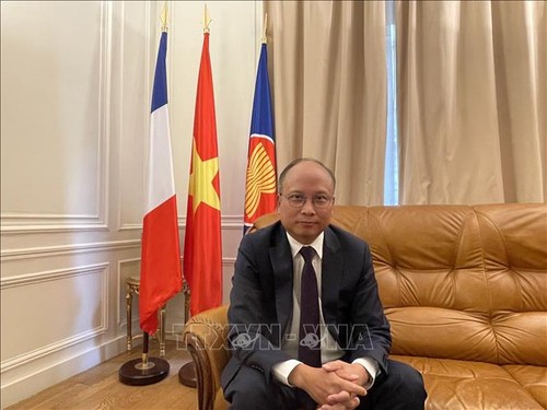 Vietnam Airlines và Tập đoàn Thiên Minh khởi động lại du lịch Việt Nam tại Pháp - ảnh 1