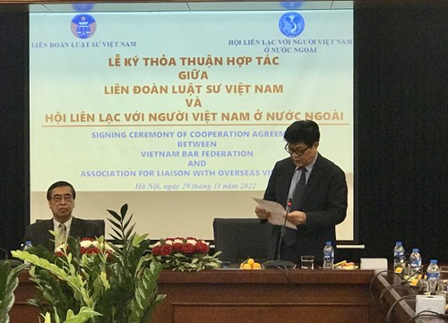 Ký kết hợp tác giữa Hội liên lạc với người Việt Nam ở nước ngoài và Liên đoàn Luật sư Việt Nam - ảnh 3