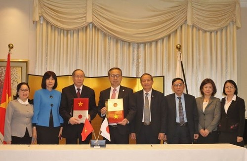 Nhật Bản ký kết 9 dự án viện trợ không hoàn lại cho Việt Nam - ảnh 1