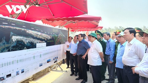 Thủ tướng Phạm Minh Chính thăm, kiểm tra các công trình, dự án tại tỉnh Thừa Thiên - Huế - ảnh 2