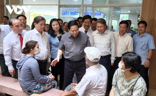 Thủ tướng Phạm Minh Chính thăm Bệnh viện đa khoa tỉnh Khánh Hòa, Làng Trẻ em SOS Nha Trang - ảnh 1