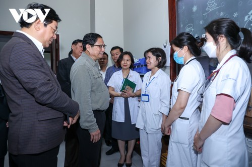 Thủ tướng Phạm Minh Chính: Huy động tối đa các nguồn lực để nâng cao chất lượng khám, chữa bệnh - ảnh 1