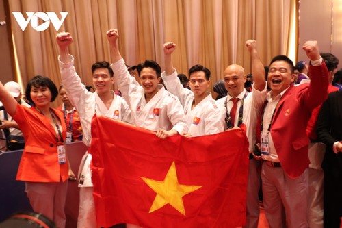 SEA Games 32: Karate mang về 2 huy chương vàng cho Đoàn Thể thao Việt Nam - ảnh 1
