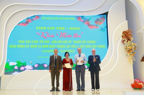 Hội Liên lạc Việt kiều Hải Phòng trao giải cuộc thi thơ -văn với chủ đề “Người Hải Phòng“ - ảnh 9