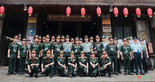 Bắt đầu Chương trình giao lưu sĩ quan trẻ Việt Nam - Trung Quốc năm 2024 - ảnh 1