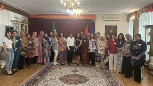 Đại sứ quán Việt Nam tại Iran tổ chức buổi “Coffee Morning” giao lưu giữa các cán bộ nữ và phu nhân ASEAN - ảnh 1