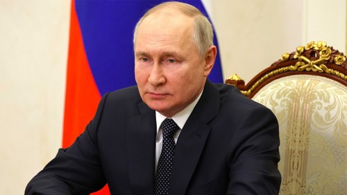 Putin signs law denouncing arms control treaty - ảnh 1