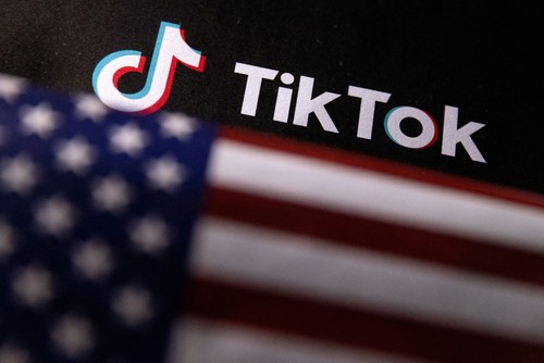 Close to half of American adults favor TikTok ban, Reuters/Ipsos poll shows - ảnh 1